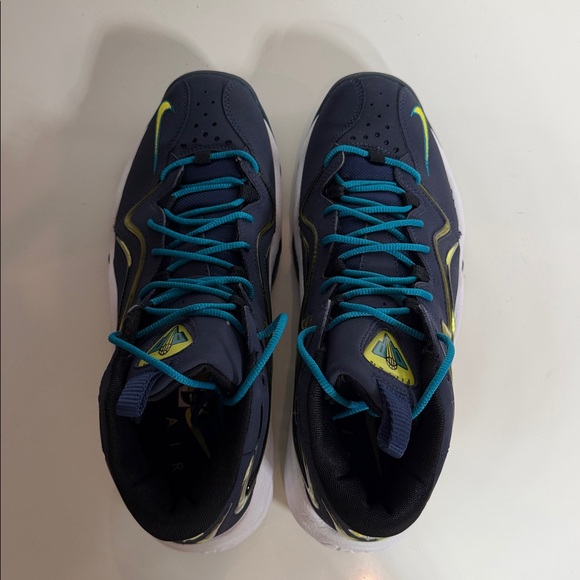 NIKE Air Pippen - US Mens 10 - Picture 7 of 11